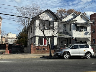 34-09 108th St, Flushing, NY 11368