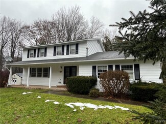 4105 Willowbrook Dr, Liverpool, NY 13090