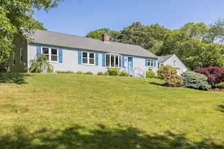 48 Club House Dr, Pocasset, MA 02559