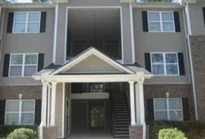 8202 Fairington Village Dr, Lithonia, GA 30038