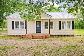 2539 Regard St, Mansura, LA 71350