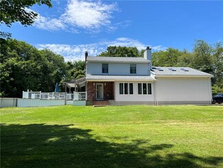 23 Case Dr, Little Compton, RI 02837