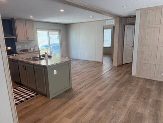 1249 E Mcdevitt Ave Unit 125, Jackson, MI 49203