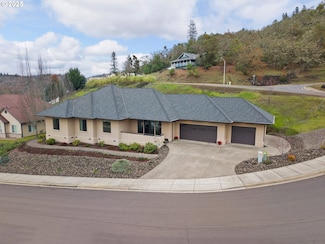 1518 NE Vista Fe Ct, Roseburg, OR 97470