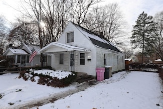2001 Clyde St, South Bend, IN 46613