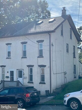 218 Chestnut St, Spring City, PA 19475