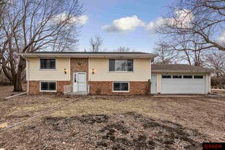 52821 223rd Ln, Lake Crystal, MN 56055