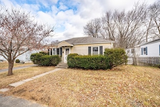25 Kendall St, Chicopee, MA 01020