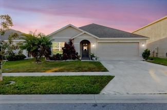 7771 Davie Ray Dr, Zephyrhills, FL 33540