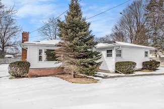 780 S 35th St, Galesburg, MI 49053