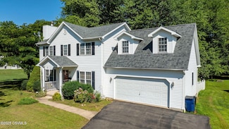 1032 Clifton Dr, Bloomsburg, PA 17815