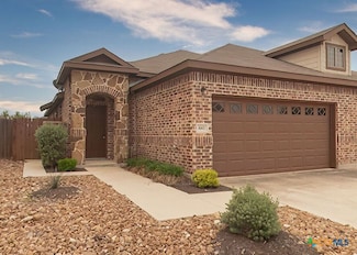 657 Creekside Cir, New Braunfels, TX 78130