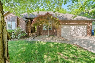 4823 S Buckingham Ln, Springfield, MO 65810