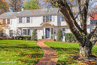 30 Crest Dr, Little Silver, NJ 07739