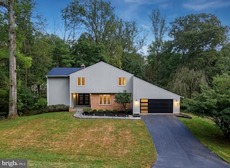 11713 Sumacs St, Oakton, VA 22124