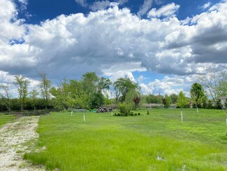 37651 N Frank Ct, Spring Grove, IL 60081