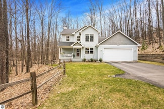 4142 Cranberry Ln, Williamsburg, MI 49690