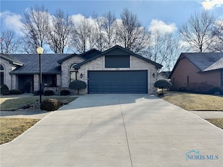 202 Hidden Timbers Dr, Ottawa, OH 45875