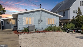 48 W Potomac Dr, Little Egg Harbor Township, NJ 08087