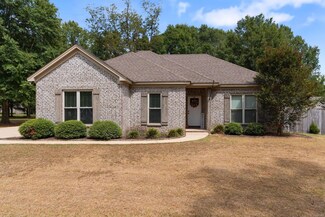 150 Pecan Grove Rd, Coosada, AL 36020