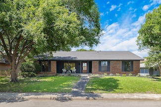 11121 Ridgemeadow Dr, Dallas, TX 75218