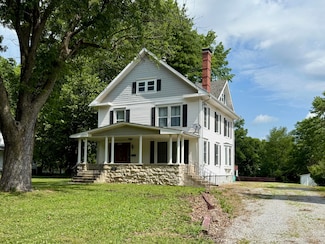829 E Eastwood St, Marshall, MO 65340