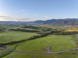 1650 E Nevada St, Ashland, OR 97520