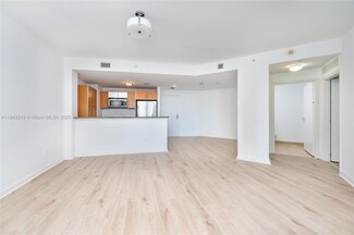 300 S Biscayne Blvd Unit T1905, Miami, FL 33131