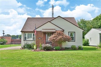 985 Garfield St, Struthers, OH 44471