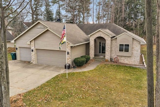 2805 Dewey Decker Dr, Green Bay, WI 54313