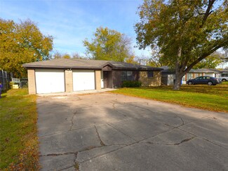 7712 Collett Dr, Fort Worth, TX 76108
