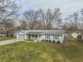 4202 Oakleaf Dr, Fort Wayne, IN 46815