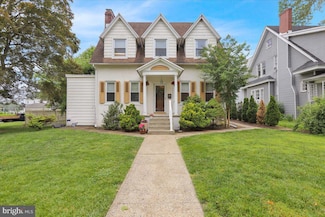 30 Upland Rd, Reading, PA 19609