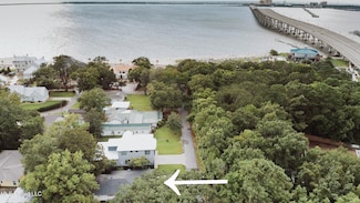 310 Hillandale Ave, Ocean Springs, MS 39564