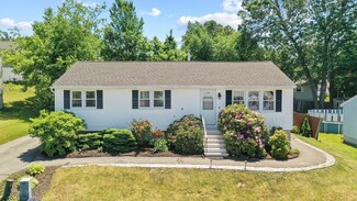 462 Daniels St, Fitchburg, MA 01420
