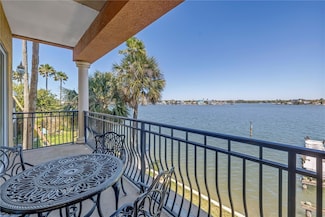 17821 Gulf Blvd Unit B, Redington Shores, FL 33708