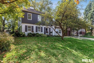 3009 E 18th St, Davenport, IA 52803