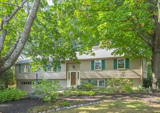 25 Oak Hill Rd, Wayland, MA 01778