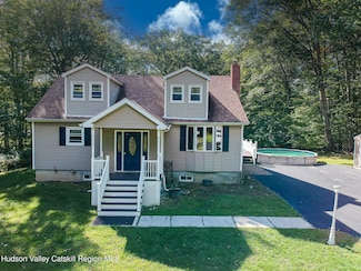 317 Scutt Rd, Greenville, NY 12083