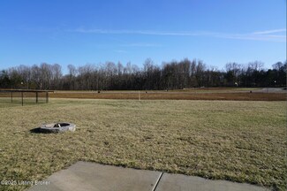 6112 Larkgrove Dr, Louisville, KY 40229