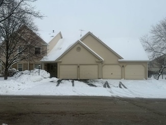 205 Glasgow Ln Unit V1, Schaumburg, IL 60194