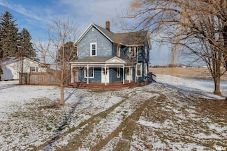 305 W Lloyd St, Reynolds, IL 61279