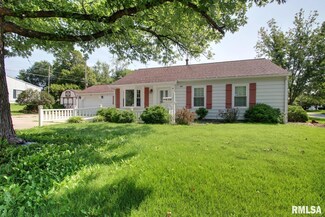 936 Melodie Ln N, Quincy, IL 62301