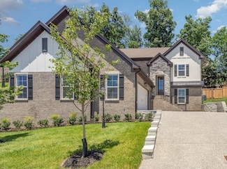 176 Cobbler Cir, Hendersonville, TN 37075