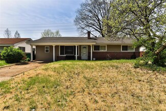 2332 Collett Dr, Saint Louis, MO 63136