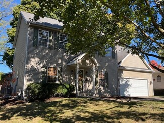 922 South Ave, Saint Charles, IL 60174