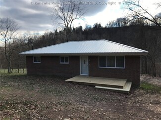 236 Buck Rd, Leon, WV 25123