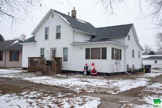411 Tipton St, Salix, IA 51052