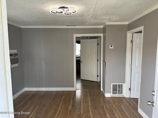 4535 Stonestreet Ave, Louisville, KY 40216