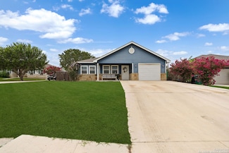 515 Indian Crossing, Jourdanton, TX 78026